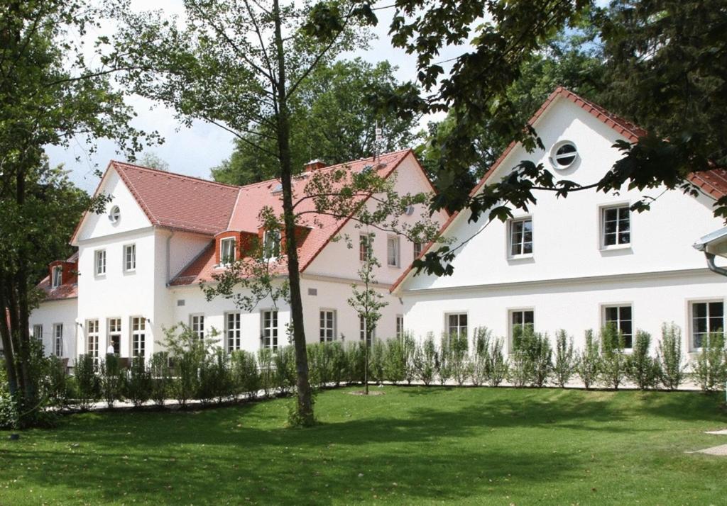 Cafe Wildau Hotel & Restaurant Am Werbellinsee Шорфхайде Екстериор снимка